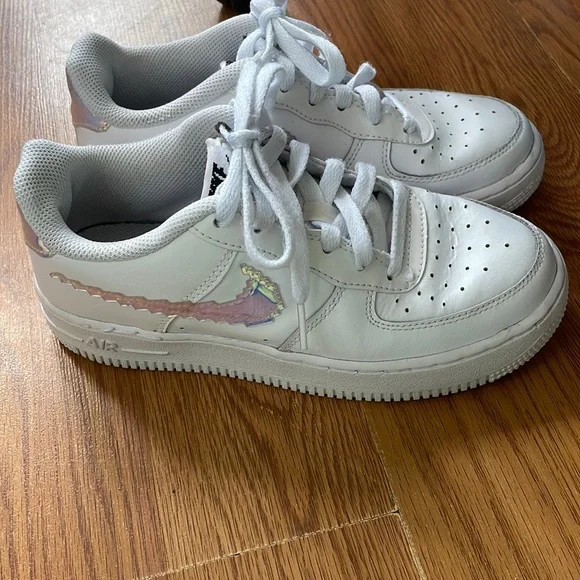 公式正規品!★NIKE AIR FORCE 1 LOW WHITE IRIDESCENT Buy Wmns Air Force 1 Low 'White Iridescent' - CJ9704 100 | GOAT